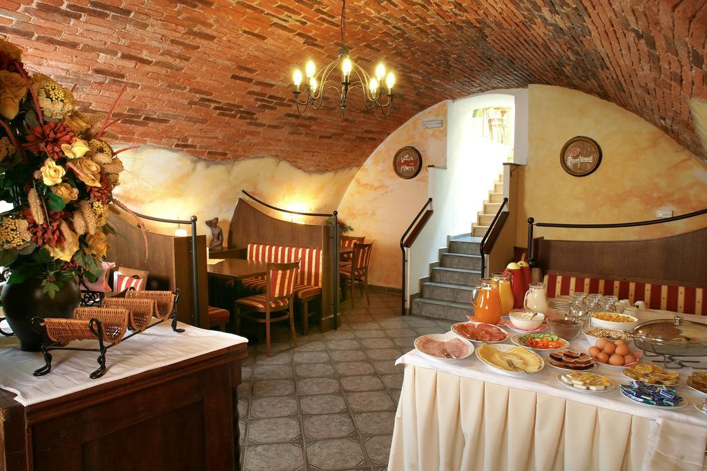 Hotel V Centru Ceske Budejovice Dış mekan fotoğraf