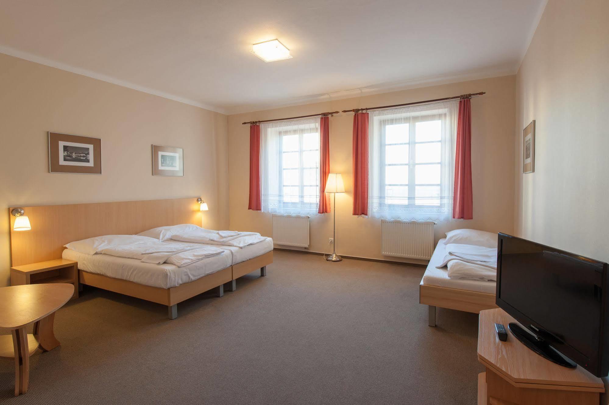 Hotel V Centru Ceske Budejovice Dış mekan fotoğraf