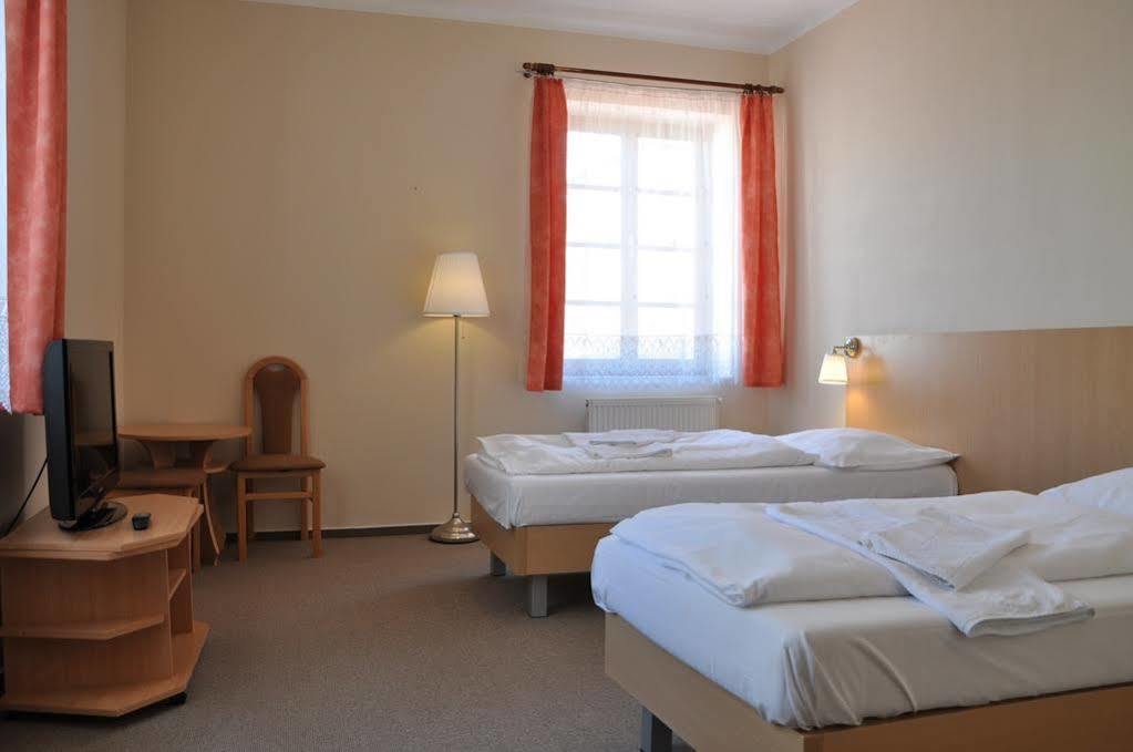 Hotel V Centru Ceske Budejovice Dış mekan fotoğraf